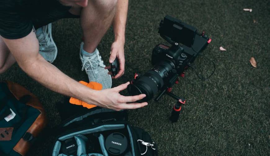 色彩心理学×动态美学，鸡冠区产品视频拍摄公司唤醒感官冲击力